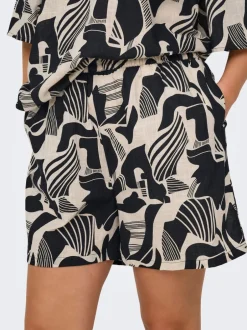 Online CARMALUSI Regular fit Shorts Dame Shorts