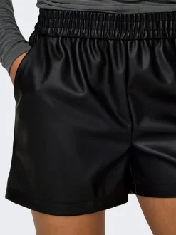 Best JDYALAIA Mellemhøj talje Regular fit Imiterede lædershorts Dame Shorts