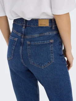 Hot JDYPETRA Høj talje Straight fit Disse jeans bør føles stramme i begyndelsen, da de vil strække sig og forme sig efter din krop over tid. For det bedste fit, vælg en størrelse mindre Jeans Dame Jeans|Jeans