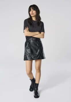 Clearance ONLHEIDI Mellemhøj talje Regular fit Imiterede lædershorts Dame Shorts